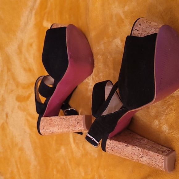 Paris Hilton Shoes - Picture 5 of 6